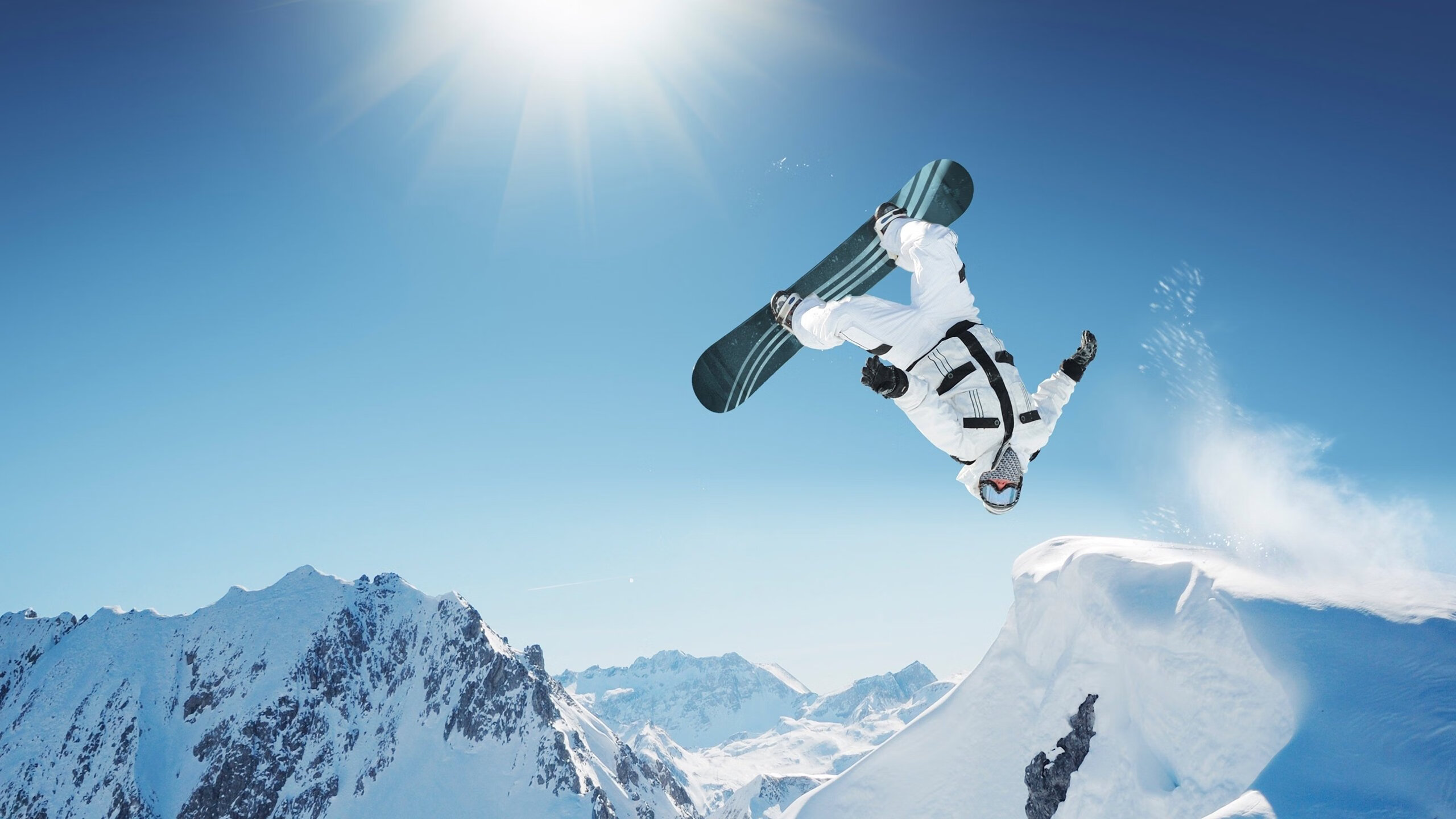 17分大胜!约基奇32+14+14,赛后约基奇快步退场,约翰逊一把抱住哈利伯顿