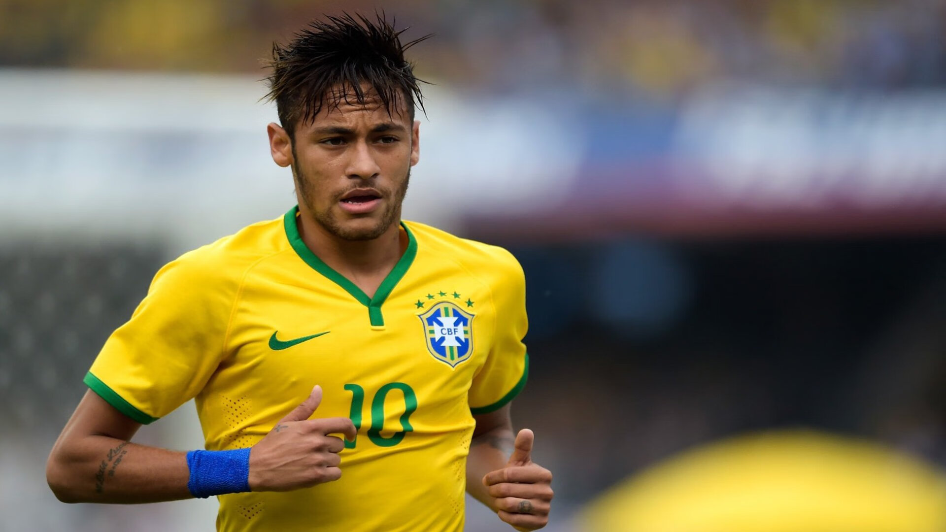 世界铁人三项系列赛柏林站 中国混合接力队首次闯入前三捧得铜牌